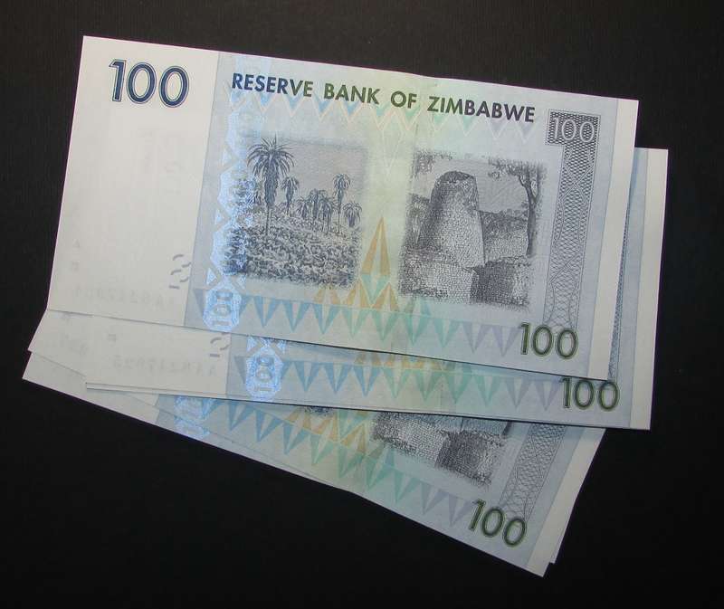 Zimbabwe  - One Hundred Dollar Banknotes in Sequence