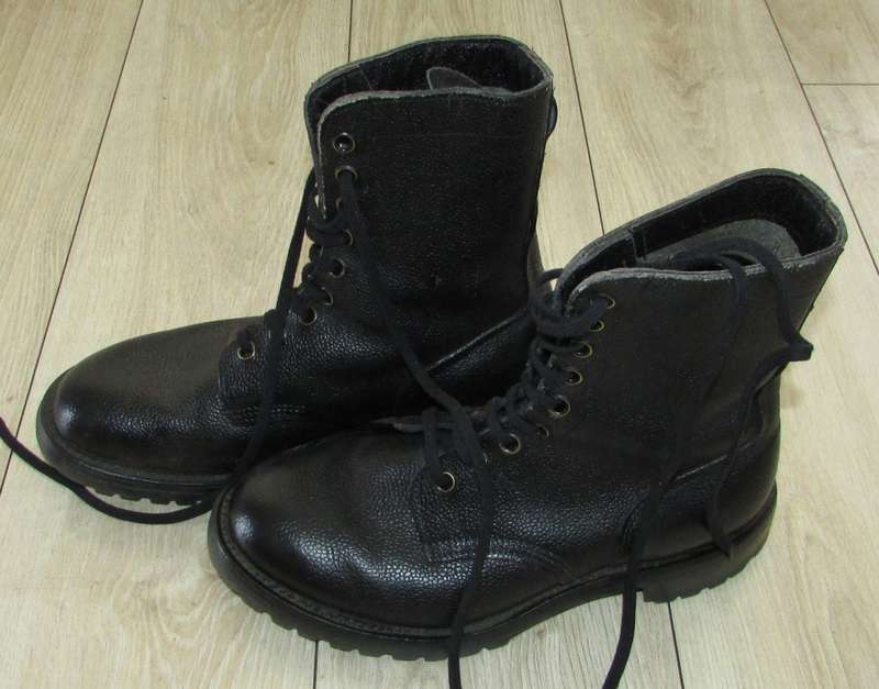 SADF/SAAF - Air Force Leather Black Boots - Size 9 ( Top Condition )