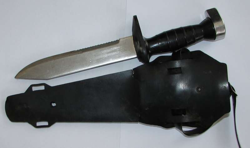 Vintage Play Right Divers Knife with Sheath