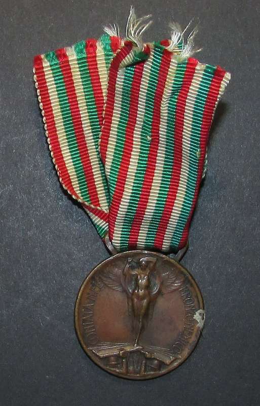 Italian War Medal 1915-1918 (Commemorative Medal for the Italo-Austrian War 19151918)