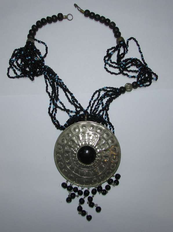 Cosutume Jewellery Item - Stunning Ladies Necklace