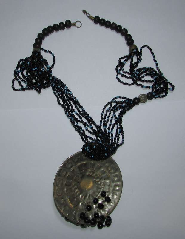 Cosutume Jewellery Item - Stunning Ladies Necklace