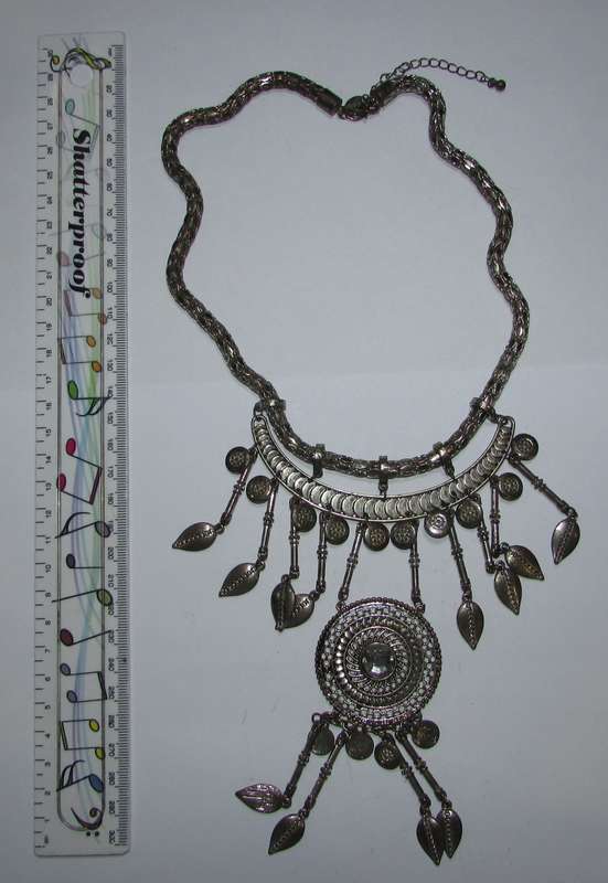 Cosutume Jewellery Item - Stunning Ladies Necklace