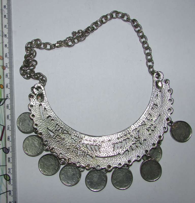 Cosutume Jewellery Item - Stunning Ladies Necklace