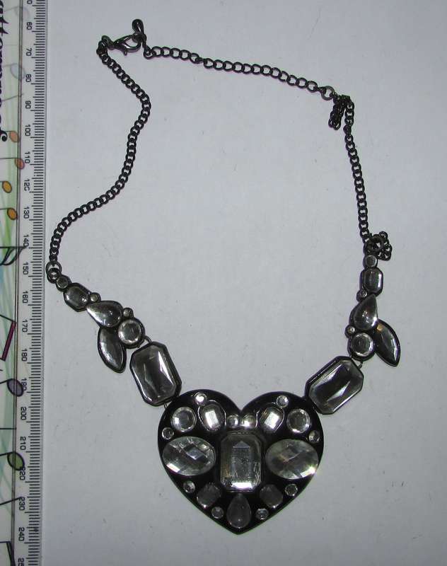 Cosutume Jewellery Item - Stunning Ladies Necklace