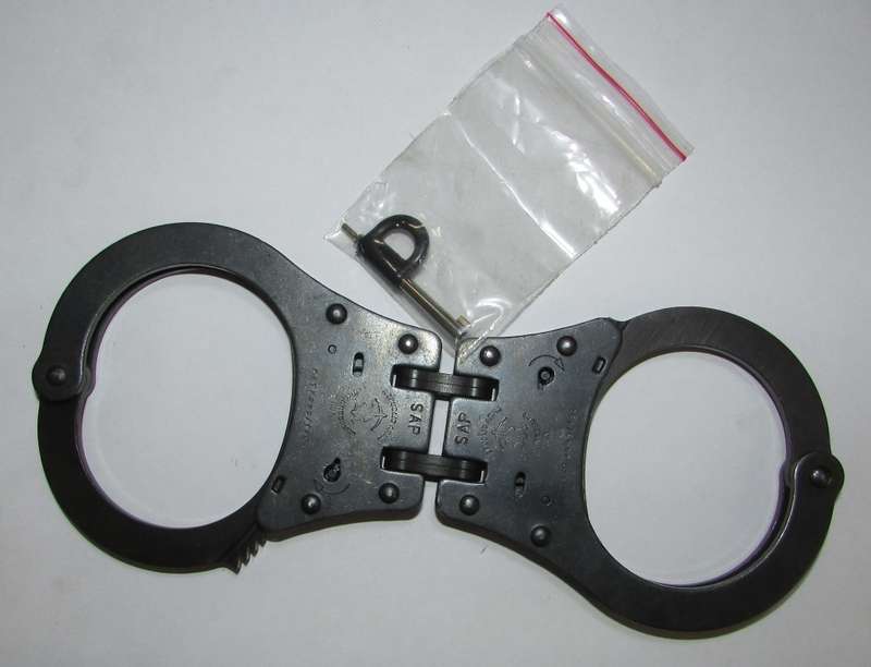 SA Handcuffs with Key
