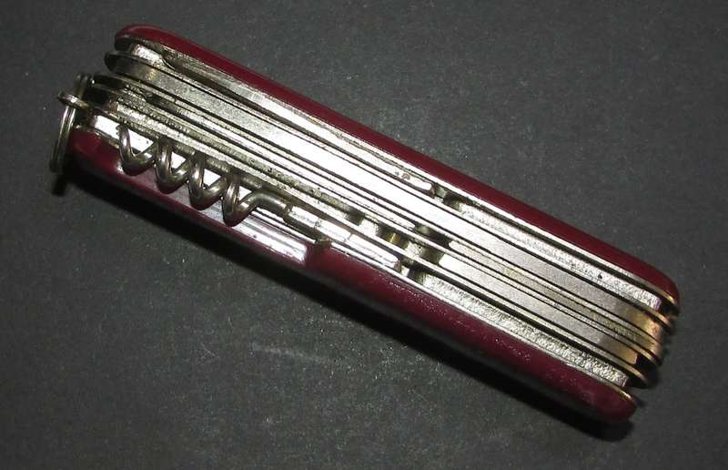 Swiss Army Style - Multitool Pocket Knife