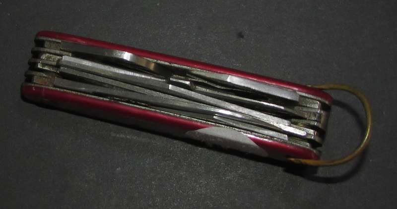 Swiss Army Style - Multitool Pocket Knife