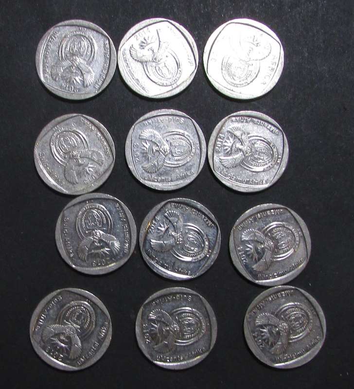 Lot of 12 Circulated 2014 Two Rand Coins - Union Buildings