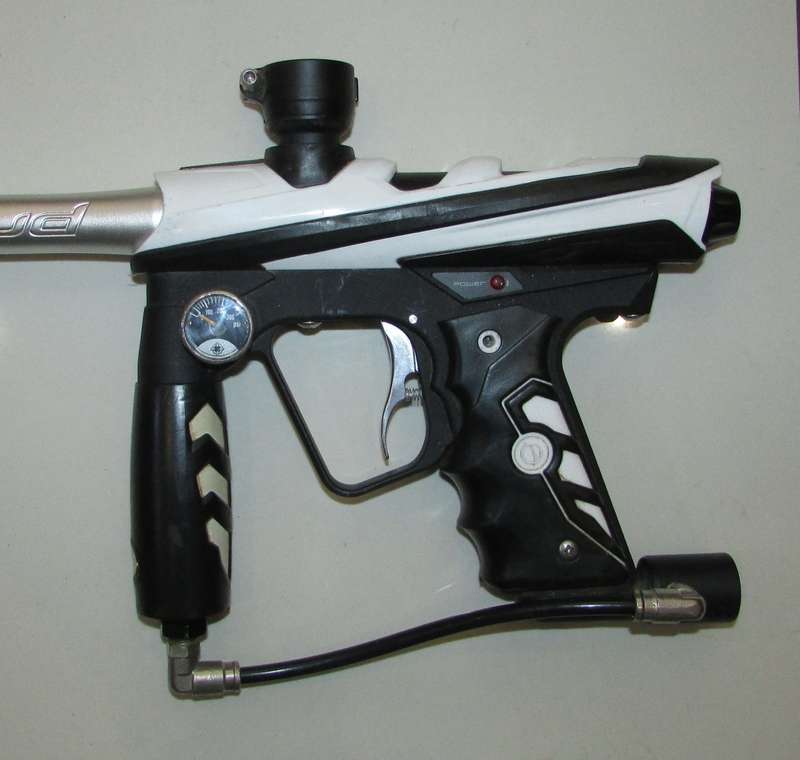 Airsoft Paintpall Gun with Extras
