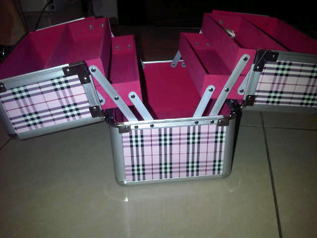 Burberry Make up Box - Bargain Price!!
