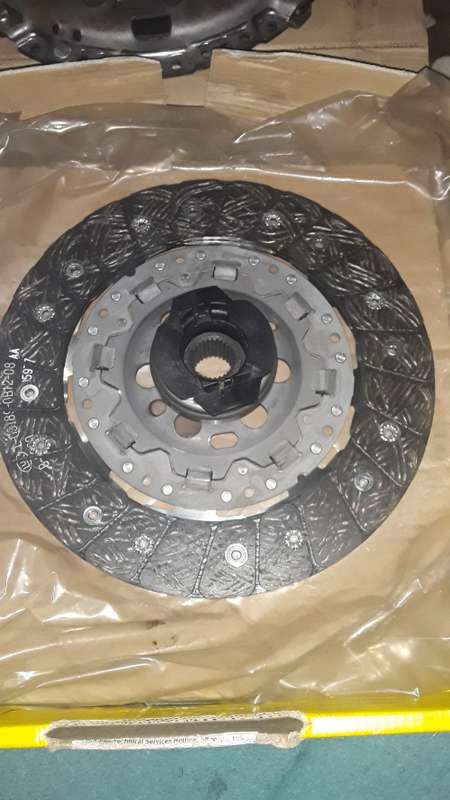 Golf 5 Luk Clutch kit 2004-2009 To Fit: Golf 5 2.0 LSI/ Golf 5 1.9 TDI 77Kw/ Audi A3 2.0/Golf 6 Gti