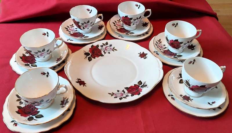 Vintage Colclough Ridgway Bone China Tea Set - Amoretta Pattern no.  7906  Floral Rose. 28pcs.