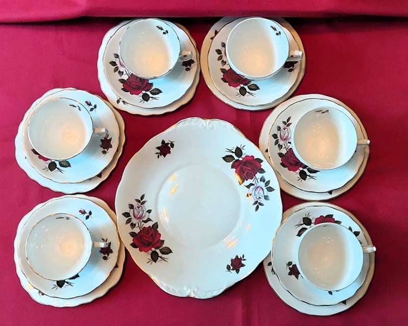 Vintage Colclough Ridgway Bone China Tea Set - Amoretta Pattern no.  7906  Floral Rose. 28pcs.