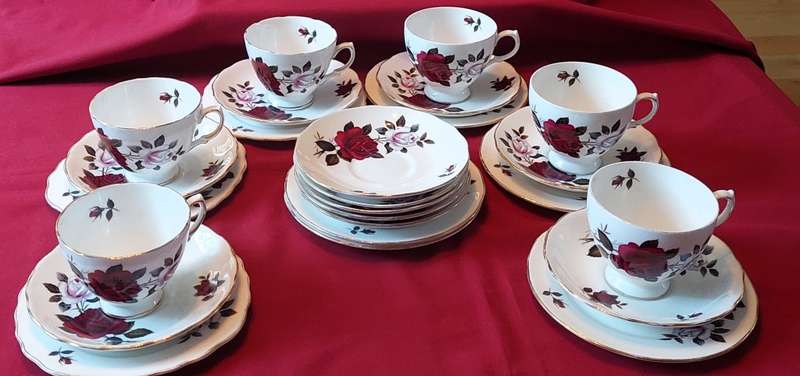 Vintage Colclough Ridgway Bone China Tea Set - Amoretta Pattern no.  7906  Floral Rose. 28pcs.