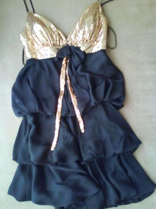 low low price !! SOPHISTICATED BOUTIQUE-STYLE DRESS sold at HALF PRICE