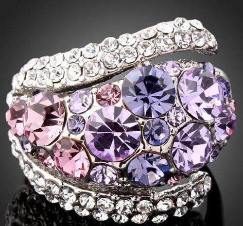 R1 START (NO RESERVE)! Quality 18K White Gold Plated Ring- Austrian Swarovski Crystals