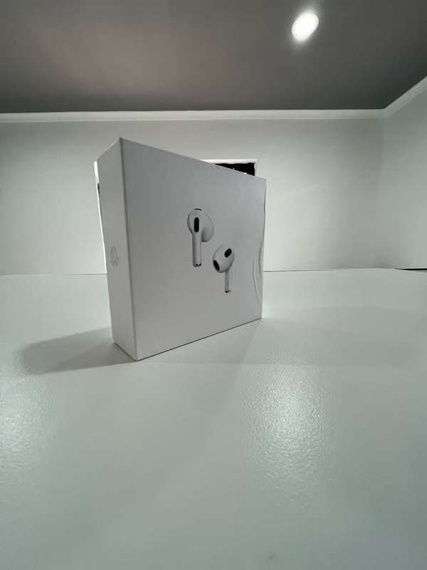 APPLE AIRPODS