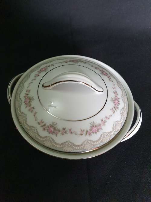 Stunning Noritake Lidded Honey Bowl