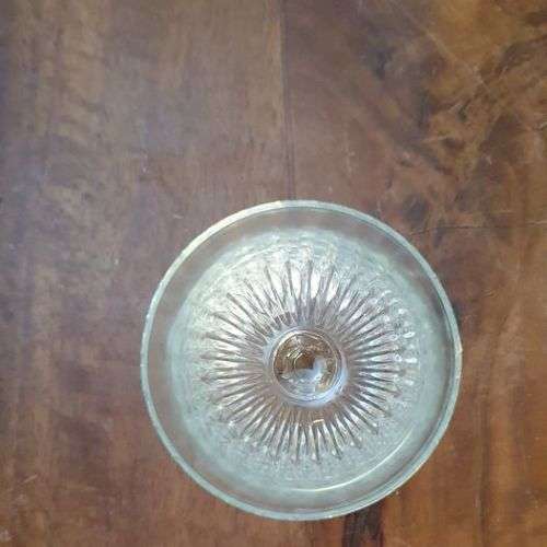 Gorgeous Set of 7 White Wine Glasses.