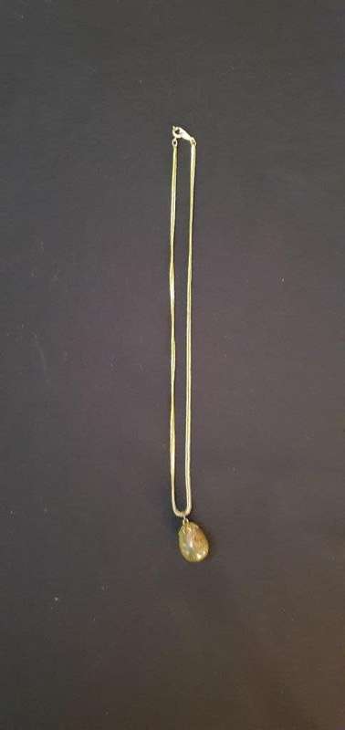 Stunning Stone Pendant and Necklace.