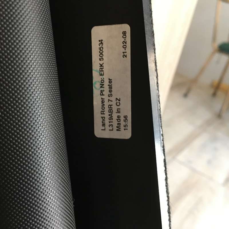 Land Rover LR3 LR4 Cargo Cover - 7 Seater - Black