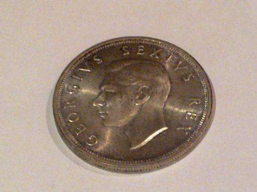 UNION OF SA 1952 CROWN ( 5 Shillings ) COIN