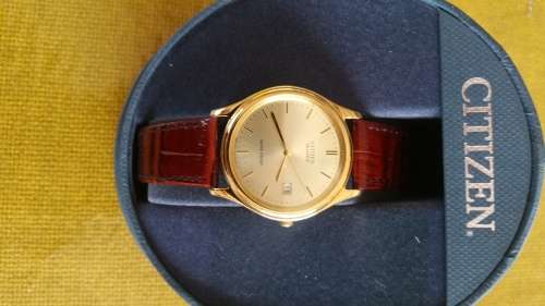 Brand New Citizen mens watch - Stylish with gold face