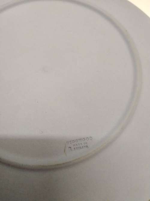 Small 18-5 cm diameter Wedgwood blue plate.