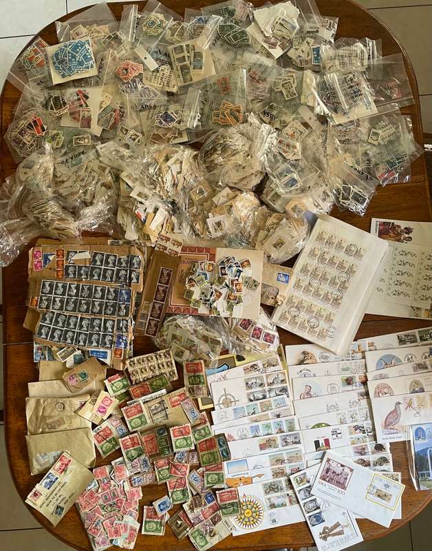 Estate lot remainders bulk lot. GB older.