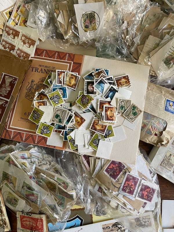 Estate lot remainders bulk lot. GB older.