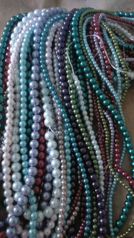 520 Glass Pearls (Starting Price R1)
