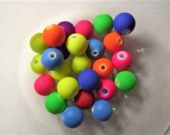 2200 Mixed Neon Glass Beads (Starting price R270) + 250mg Neon Acrylic Heart Beads - SEE DESCRIPTION