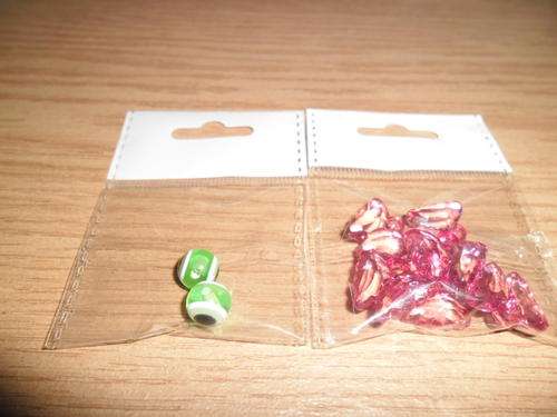 100 Bags of Beading Items (Bid on all 100 starting price R100)