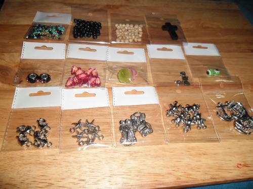 100 Bags of Beading Items (Bid on all 100 starting price R100)