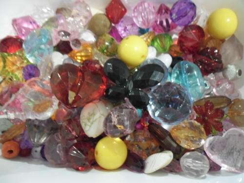 6200 Mixed Beads (Starting price R300) + Free Gift - SEE DESCRIPTION