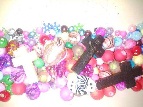 400 Mixed Beads (bid on all 400) + Free Gift