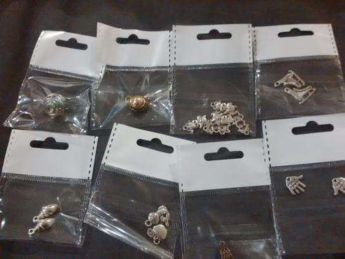 100 Bags of Beading Items (Bid on all 100 starting price R100)