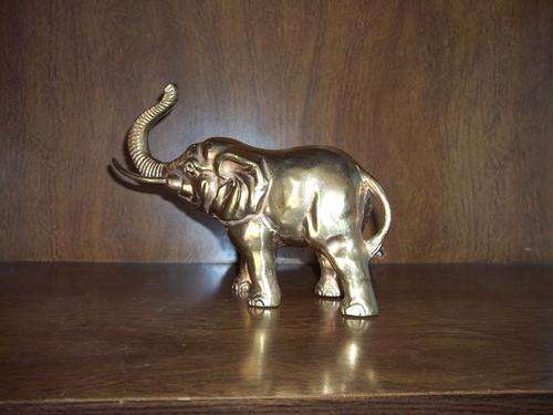 Brass elephant weight is 2 kg - size - body height 16cm and lenght 26cm
