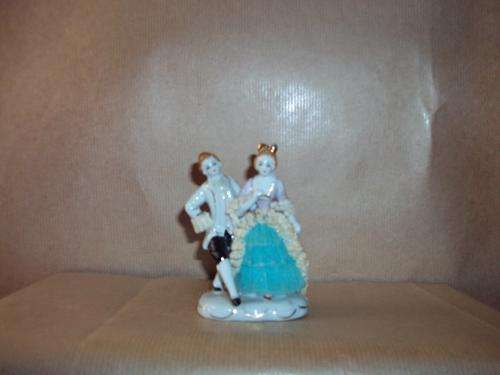 Dancing porcelain figurines 10cm high and 7cm wide