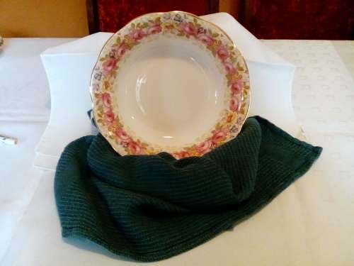 Royal Albert - Serena - Large Bowl -  Lovely Con  !!      Free sweet dish ----     FINAL PRICE !!!!!