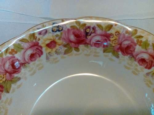 Royal Albert - Serena - Large Bowl -  Lovely Con  !!      Free sweet dish ----     FINAL PRICE !!!!!