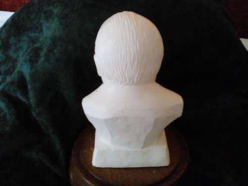 Winston Churchill - Plaster Bust on wooden Plinth  - 17cm - Lovely Detail !       FINAL SALE !!!!!