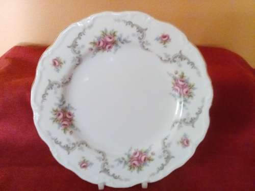 ROYAL ALBERT - TRANQUILITY -  SALAD PLATES  (8) - 20.5CM - EX CON - LOVELY !!