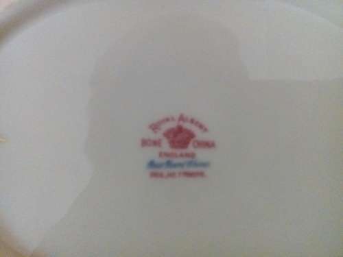 ROYAL ALBERT - PETIT POINT - OVAL BOWL - 23x19x6cm - EX CON  !!    SALE !!!