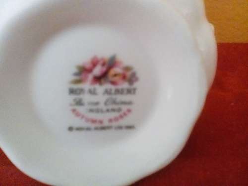 ROYAL ALBERT - MILK JUG - AUTUMN ROSES - RIM RUBBING - STILL LOVELY !!