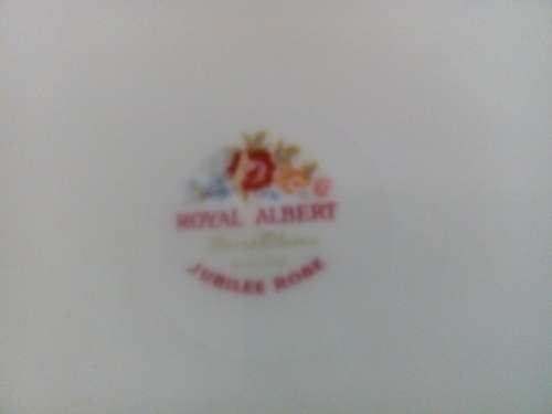 ROYAL ALBERT - JUBILEE ROSE - CAKE PLATE - 25CM - LOVELY CON - BEAUTIFUL !!!!