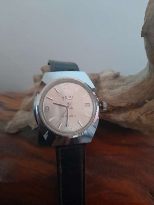 Vintage Watch: Hemi De Luxe