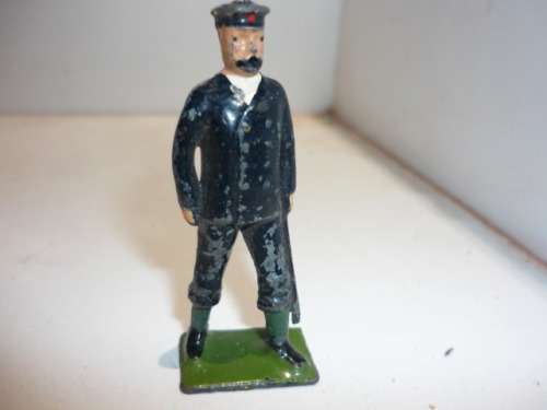 BRITAINS LEAD SOLDIER-MADE IN ENGLAND