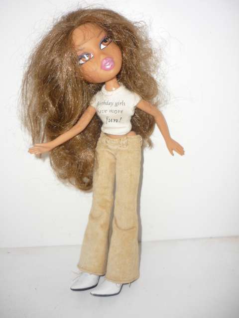 BRATZ DOLL-GOOD CONDTION
